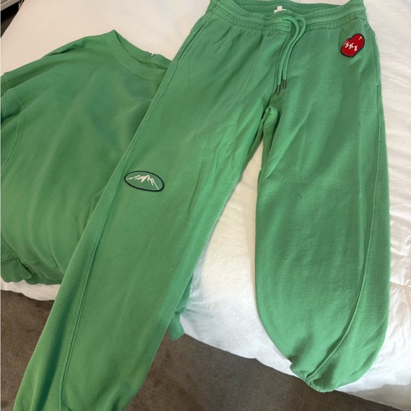 Aerie Vibrant Green Lounge Set - Picture 3 of 5